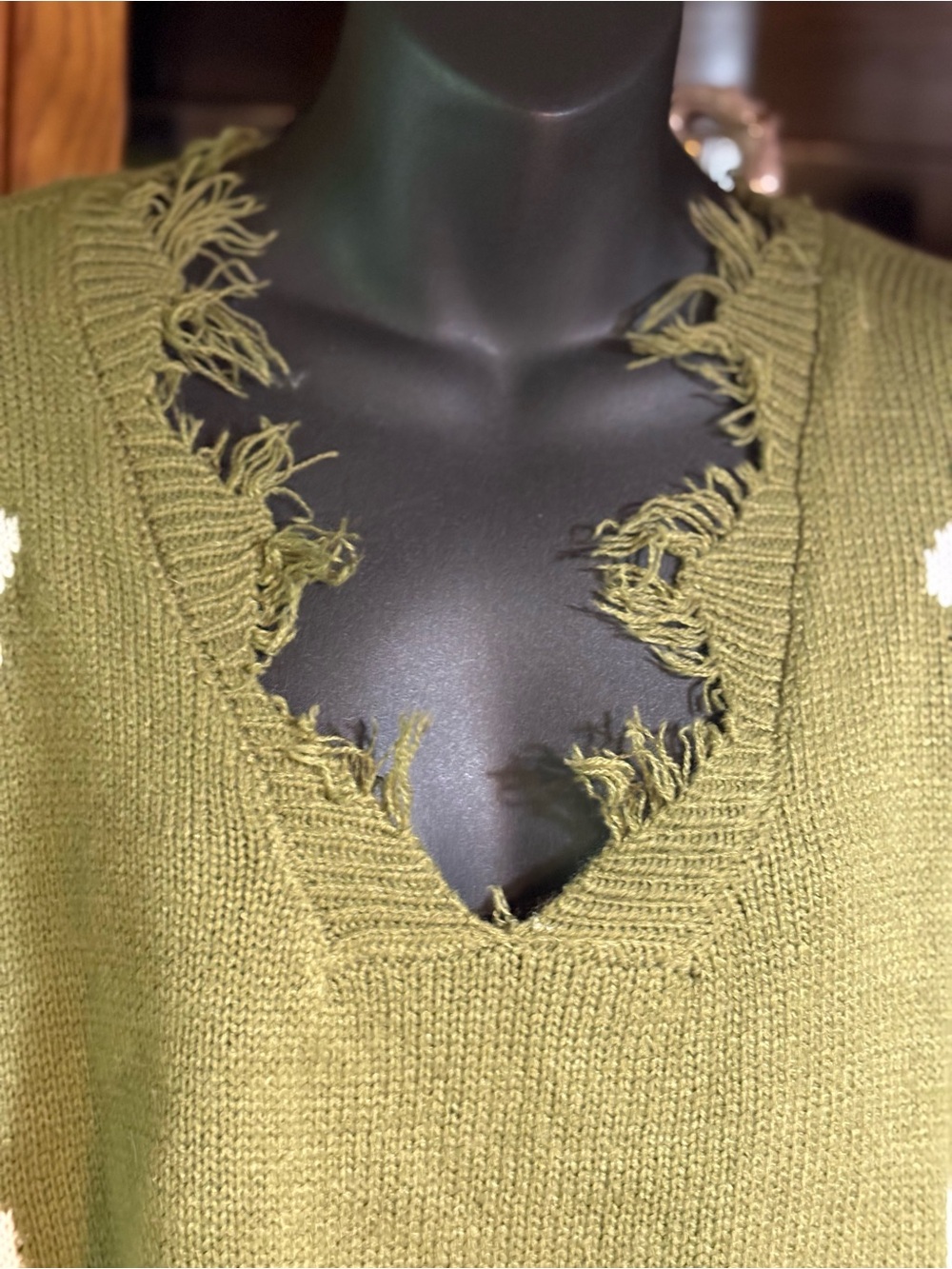 Just Polly Distressed Daisy Knit Pullover Sweater in olive green xl - Picture 4 of 9